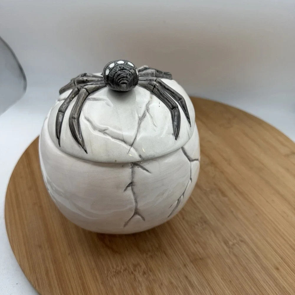 Screaming Skull Candy Jar With Spider Lid & Sound Effects Glazed Ceramic Hallowe